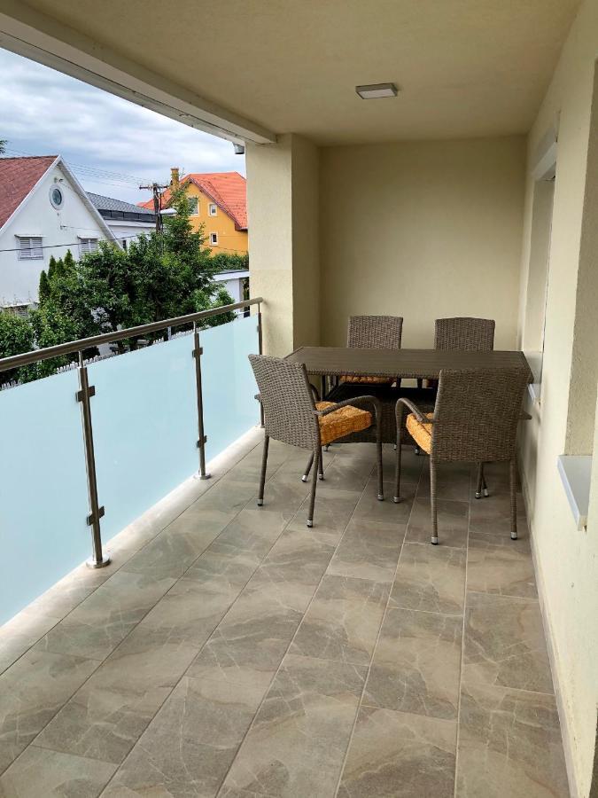 Janos Apartman Balatonfured Exterior photo