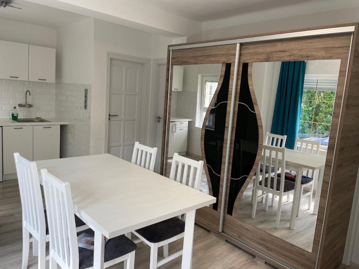 Janos Apartman Balatonfured Exterior photo